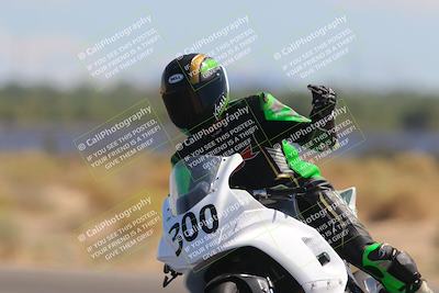 media/Oct-01-2023-SoCal Trackdays (Sun) [[4c570cc352]]/Turn 16 (120pm)/